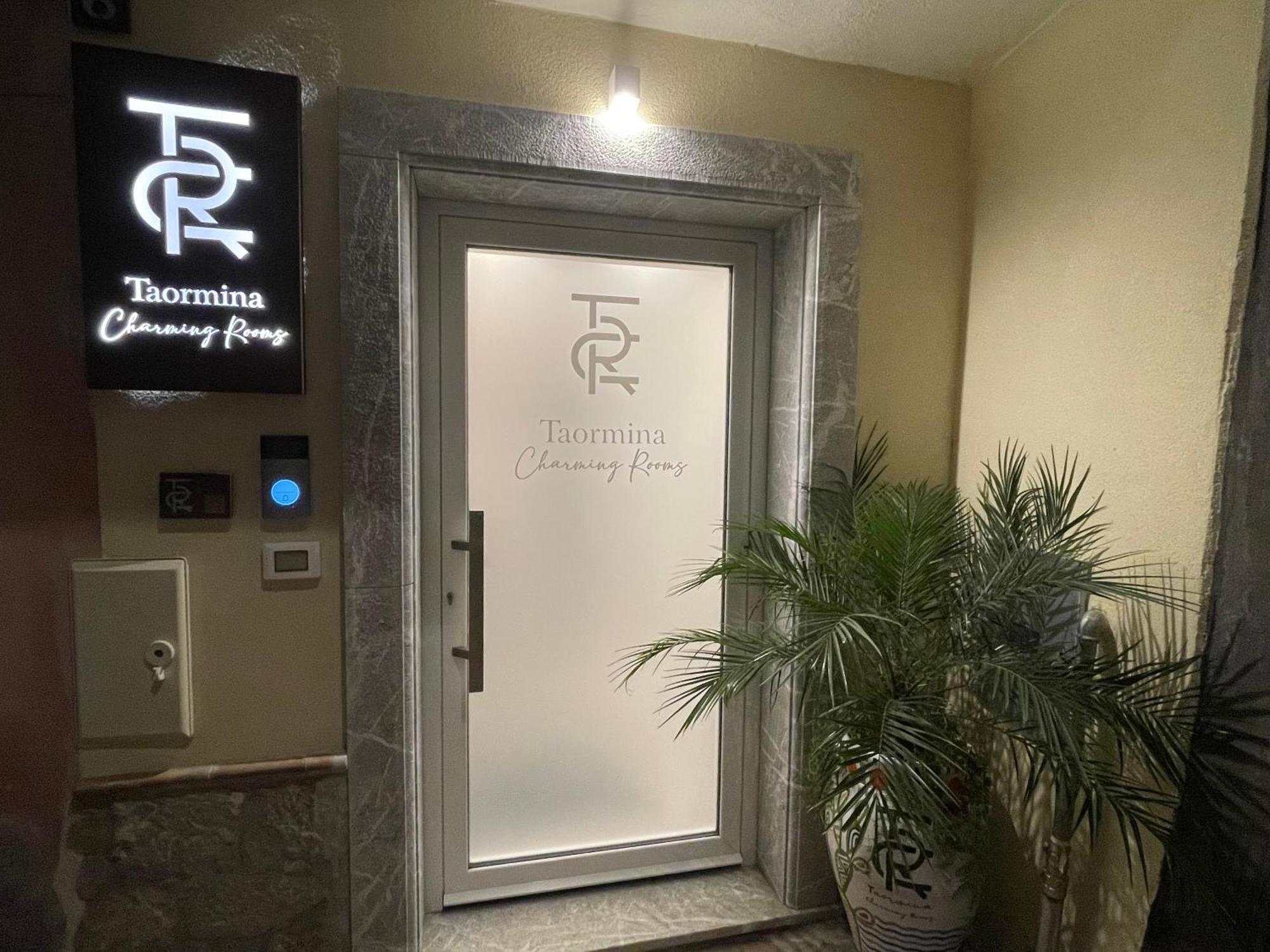 Taormina Charming Rooms Екстериор снимка