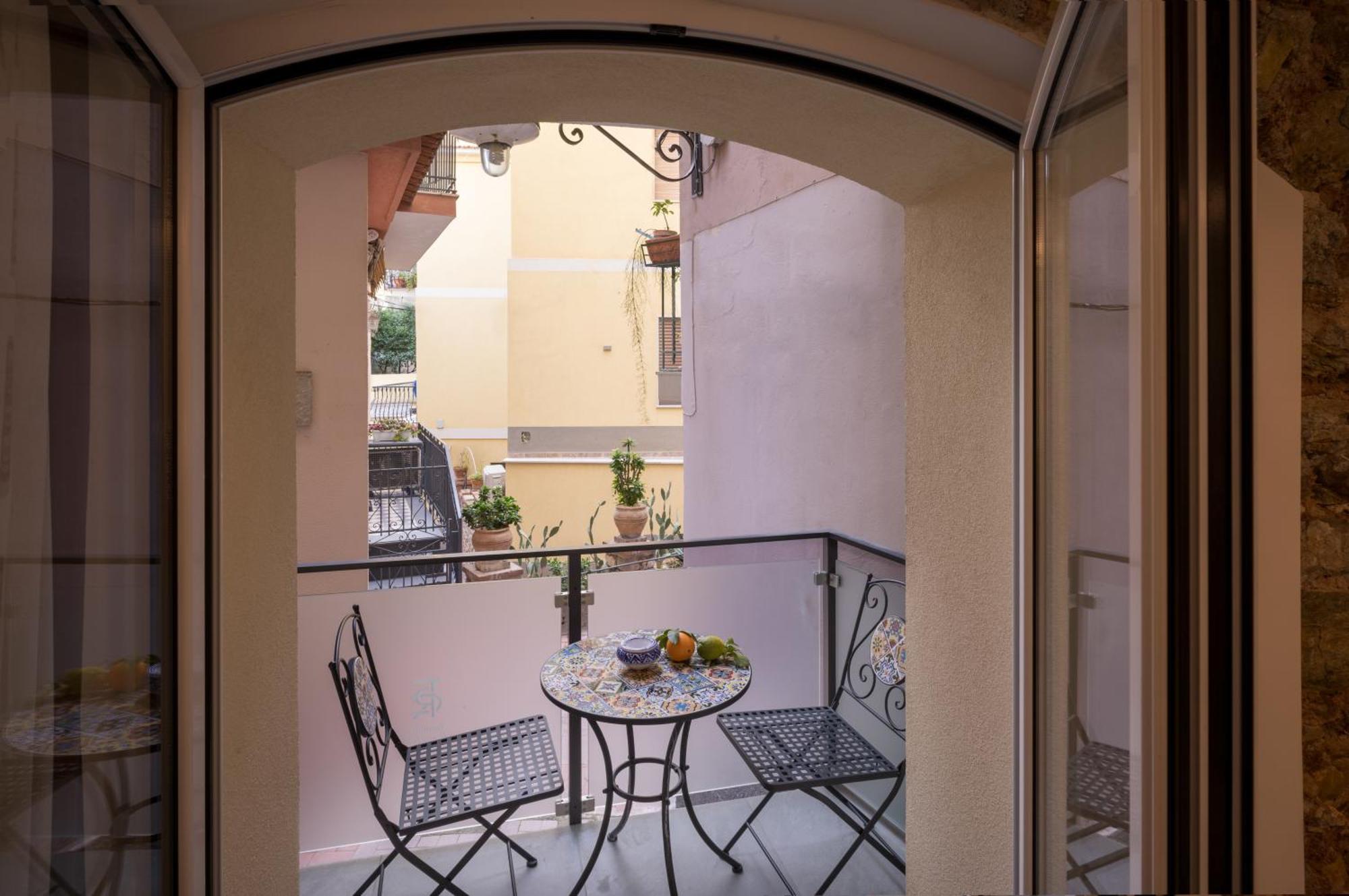 Taormina Charming Rooms Екстериор снимка